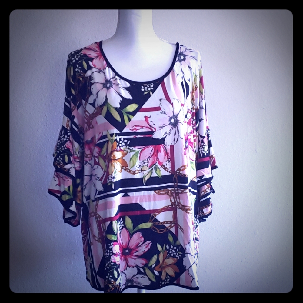 CABLE AND GAUGE Woman 2X Size Floral Top